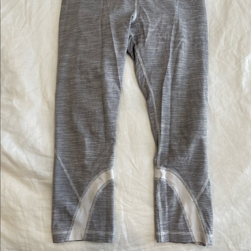Lululemon Run Inspire Crop II size 8